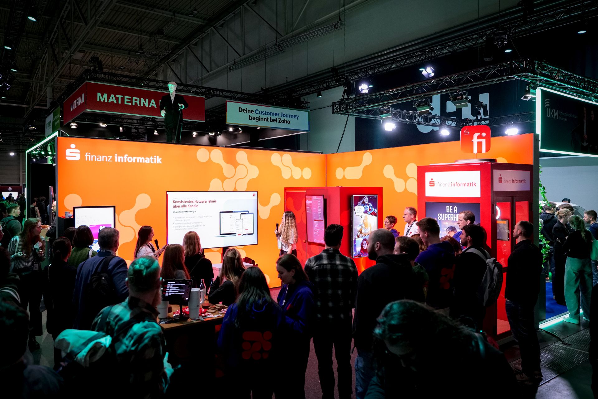 Messestand data-unplugged.jpg