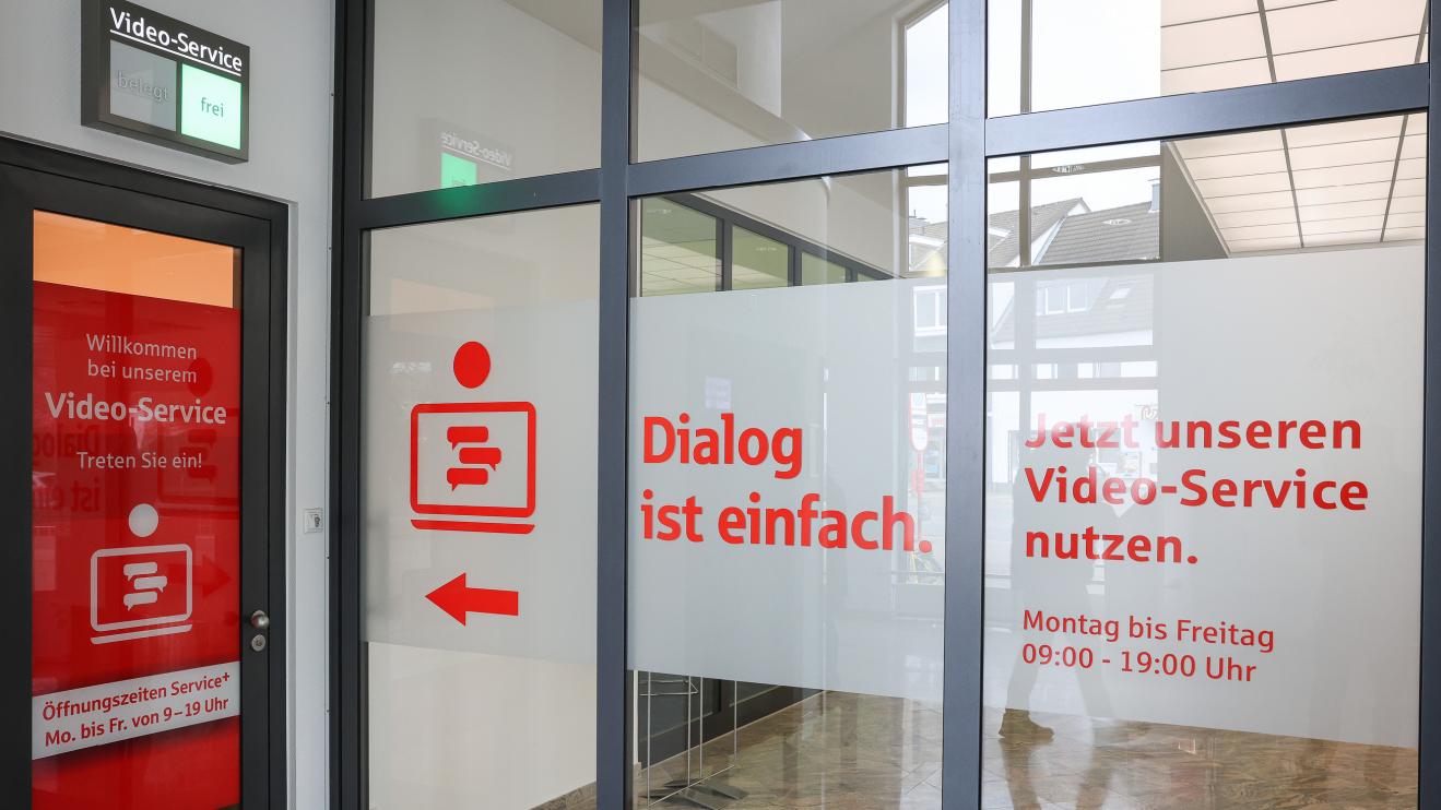 office-neo-videoberatungsterminal-24-2-2-6657011152c65539731636.jpg