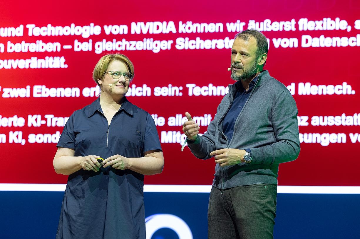 data-unplugged-keynote-koch-hakcer-fi-da-tag1-1785-6800b483a7d91275752427.jpg
