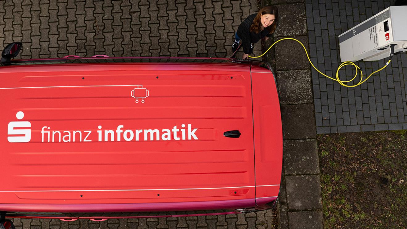 FI-Nachhaltigkeitsbericht-2024-Ladesaeulen.jpg