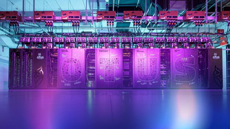 Paderborns Supercomputer Otus