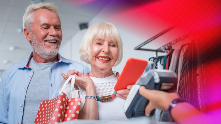 Auch Ältere zahlen immer häufiger smart