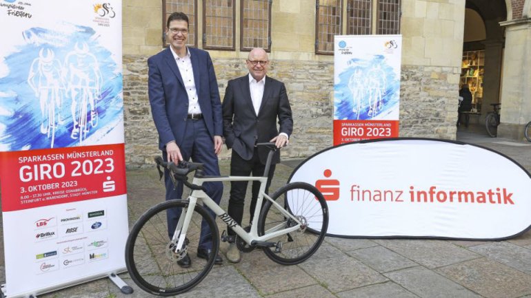 Martin-Waldmann-zusammen-mit-Oberbuergermeister-der-Stadt-Muenster-Markus-Lewe.jpg