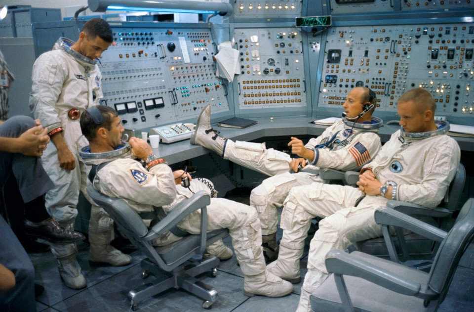 Crew der Gemini 11 Mission im Simulator des Kennedy Space Centers (08.09.1966). Foto: NASA Crew der Gemini 11 Mission im Simulator des Kennedy Space Centers (08.09.1966). Foto: NASA